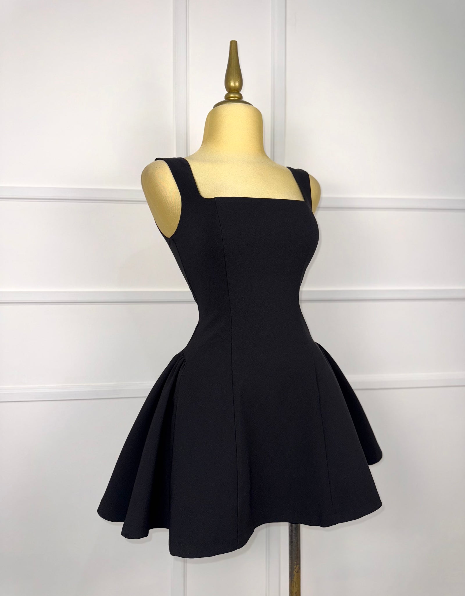Vestido negro corte A