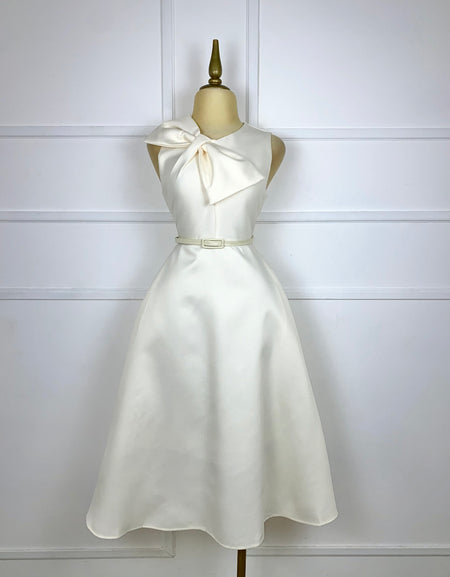 Vestido midi ivory con moño y cinto