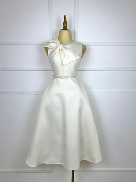 Vestido midi ivory con moño y cinto
