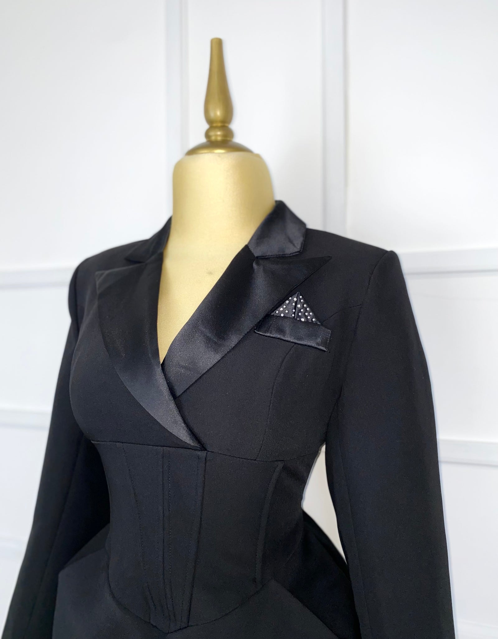 Vestido negro con pedrería