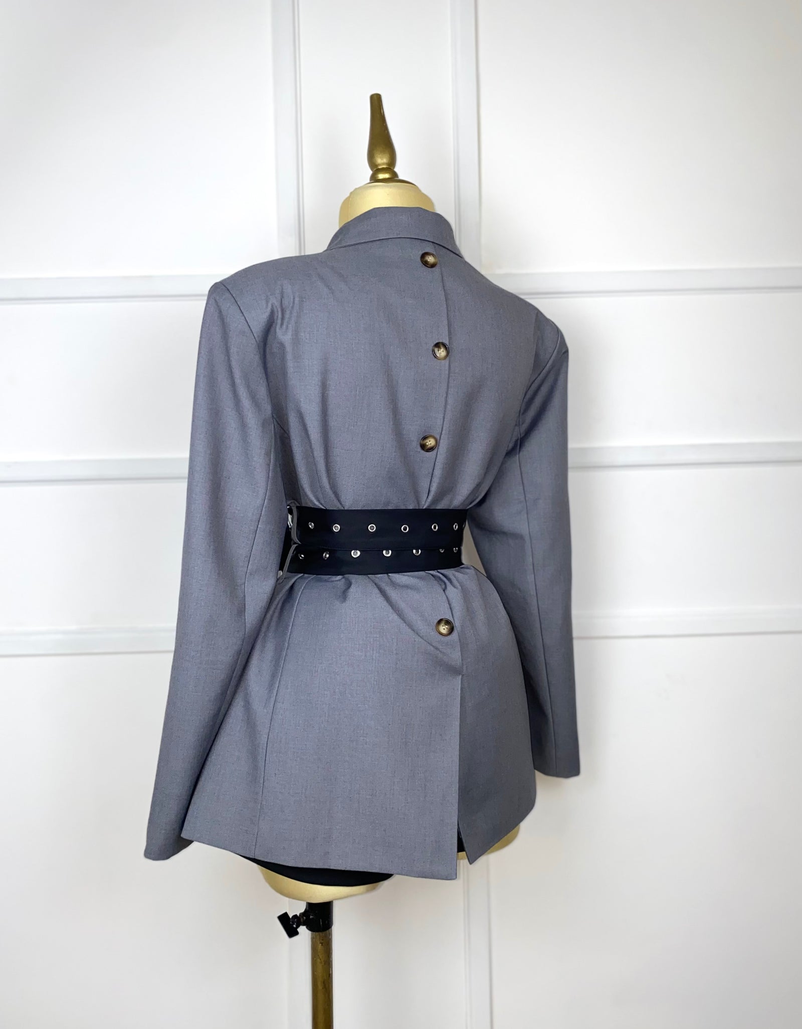 Blazer gris doble cinto