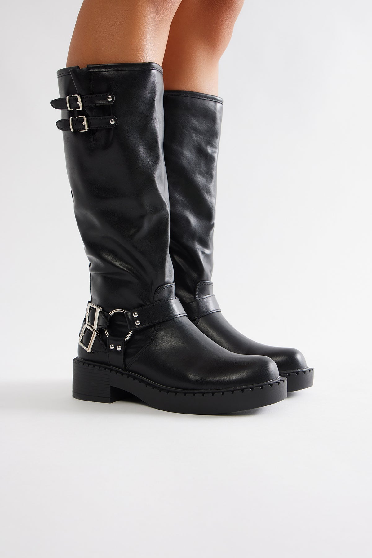 Botas negras hebilla plata