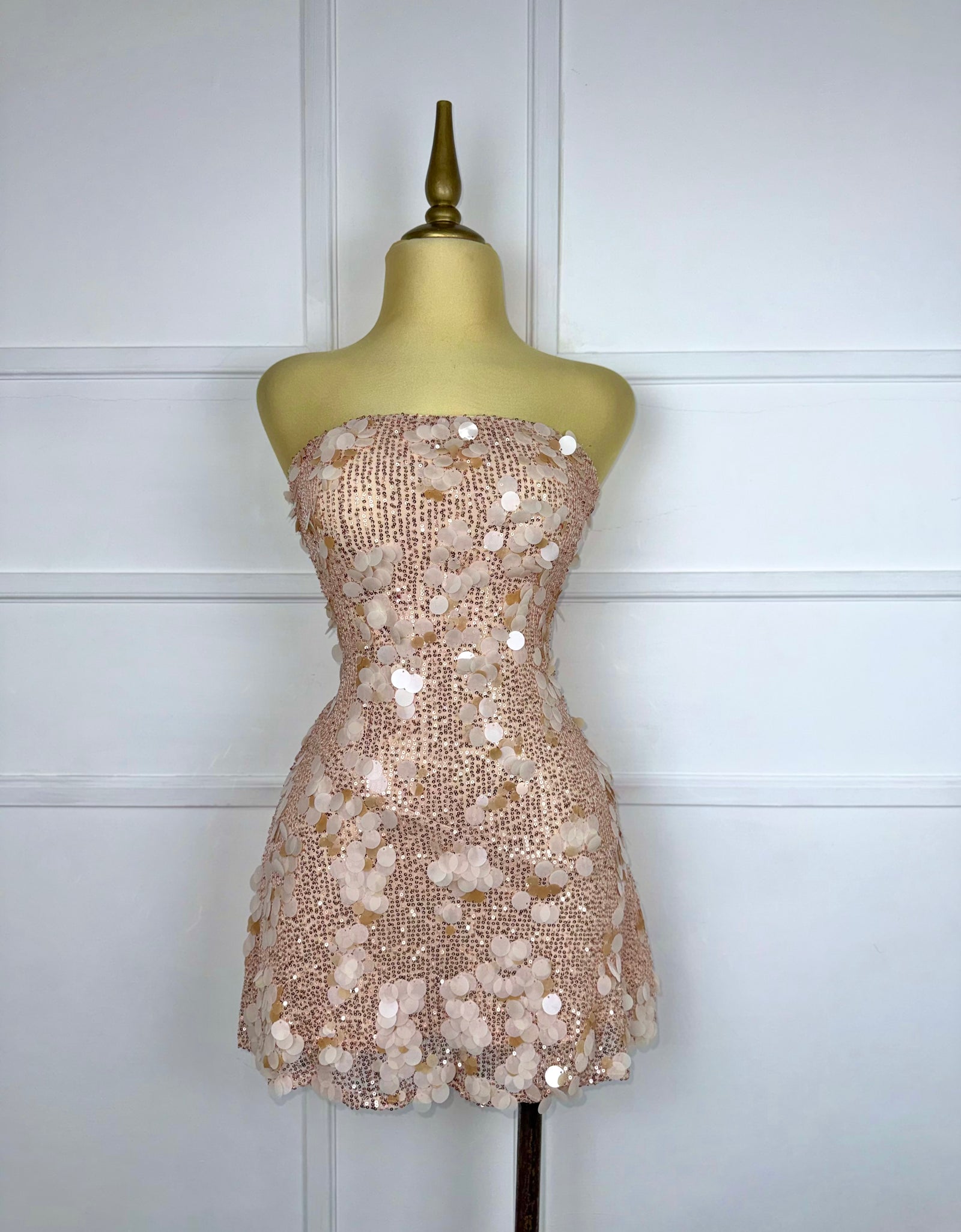 Vestido oro rosado corto con lentejuelas