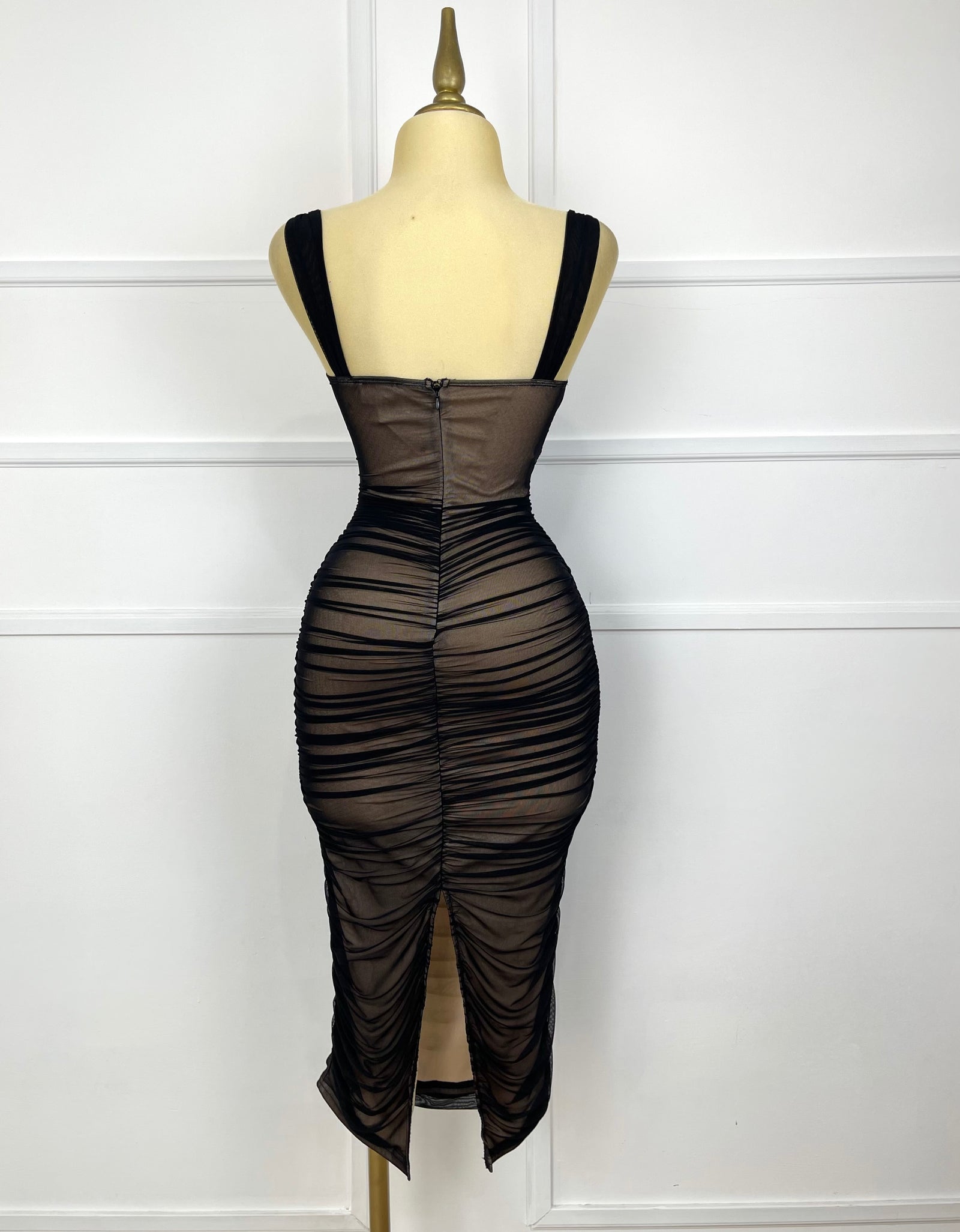 Vestido nude/negro drapeado