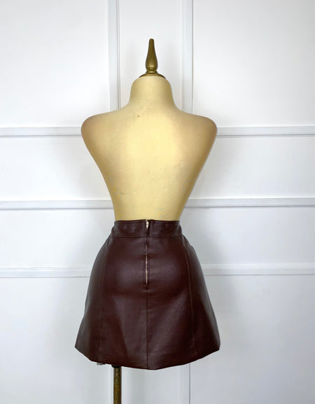 Falda vinipiel con hebilla
