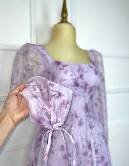 Vestido midi lavanda con flores