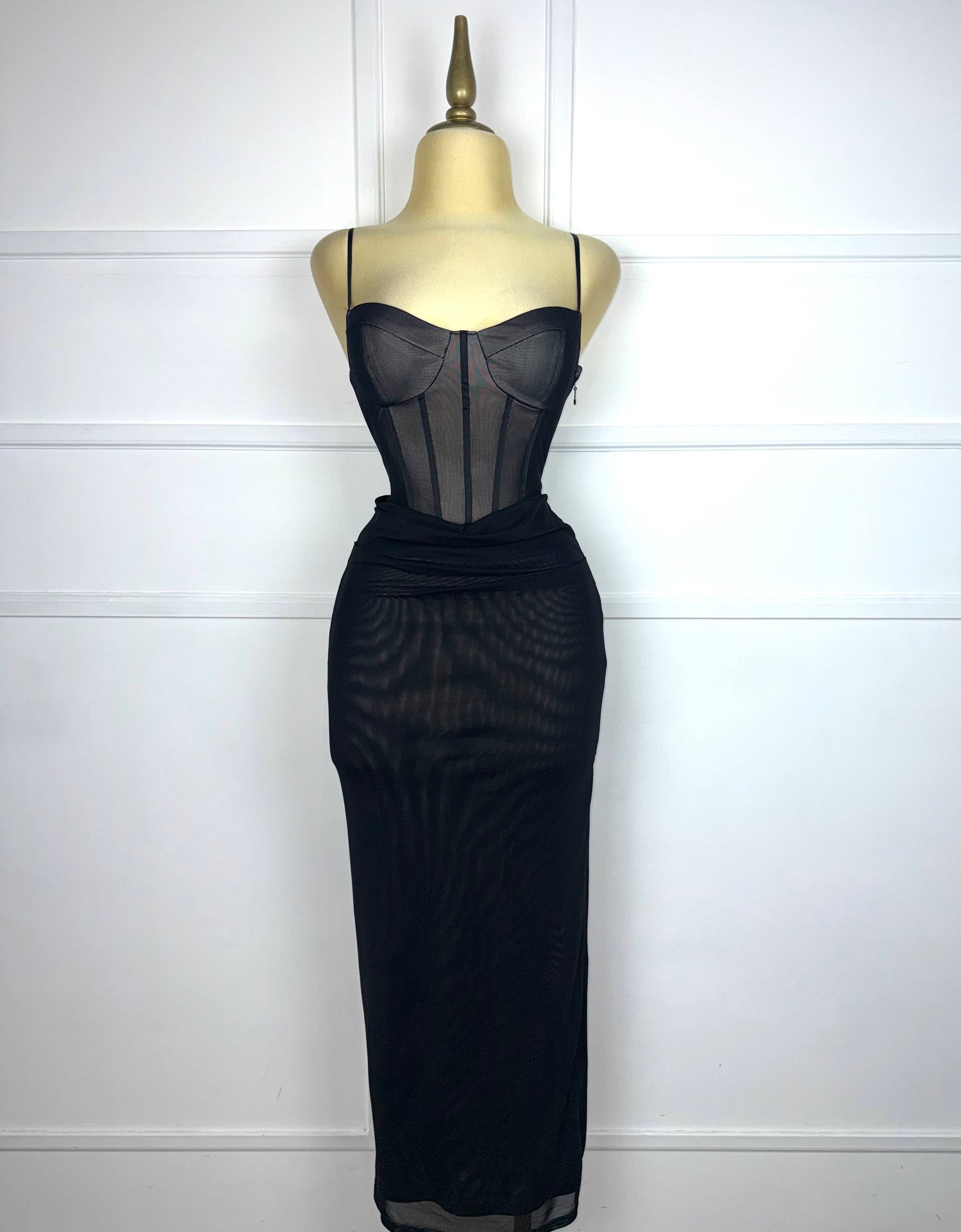 Vestido negro corset con drapeado