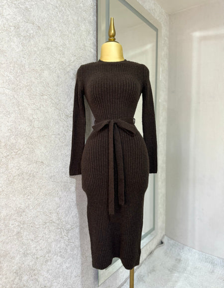 Vestido café de punto listón
