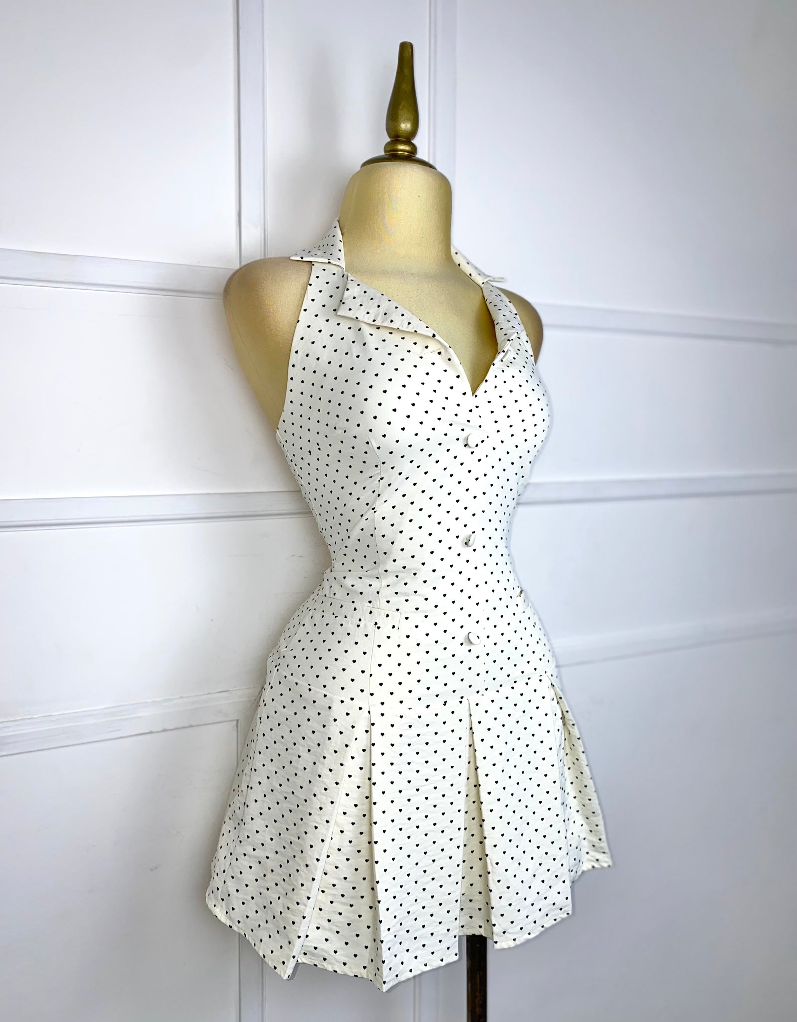 Vestido beige estampado corazones