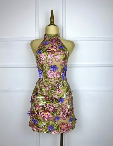 Vestido corto halter con flores