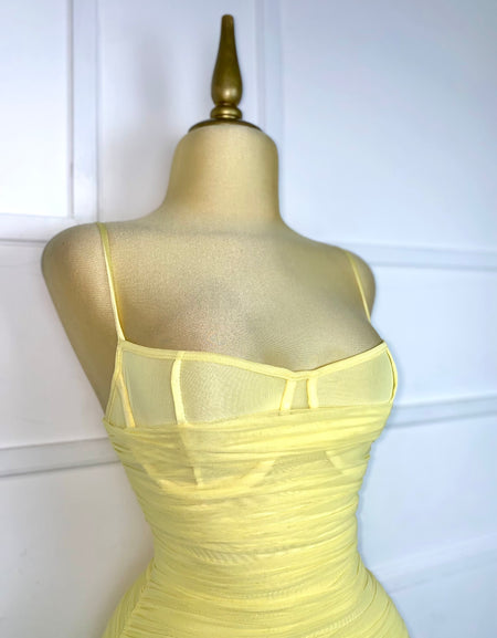 Vestido amarillo transparencia drapeado