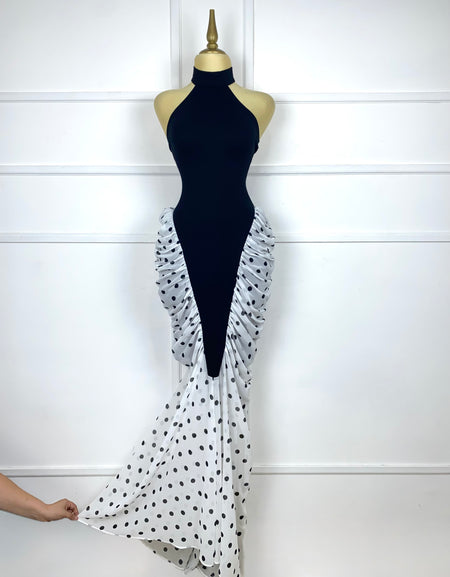 Vestido negro drapeado polka dots