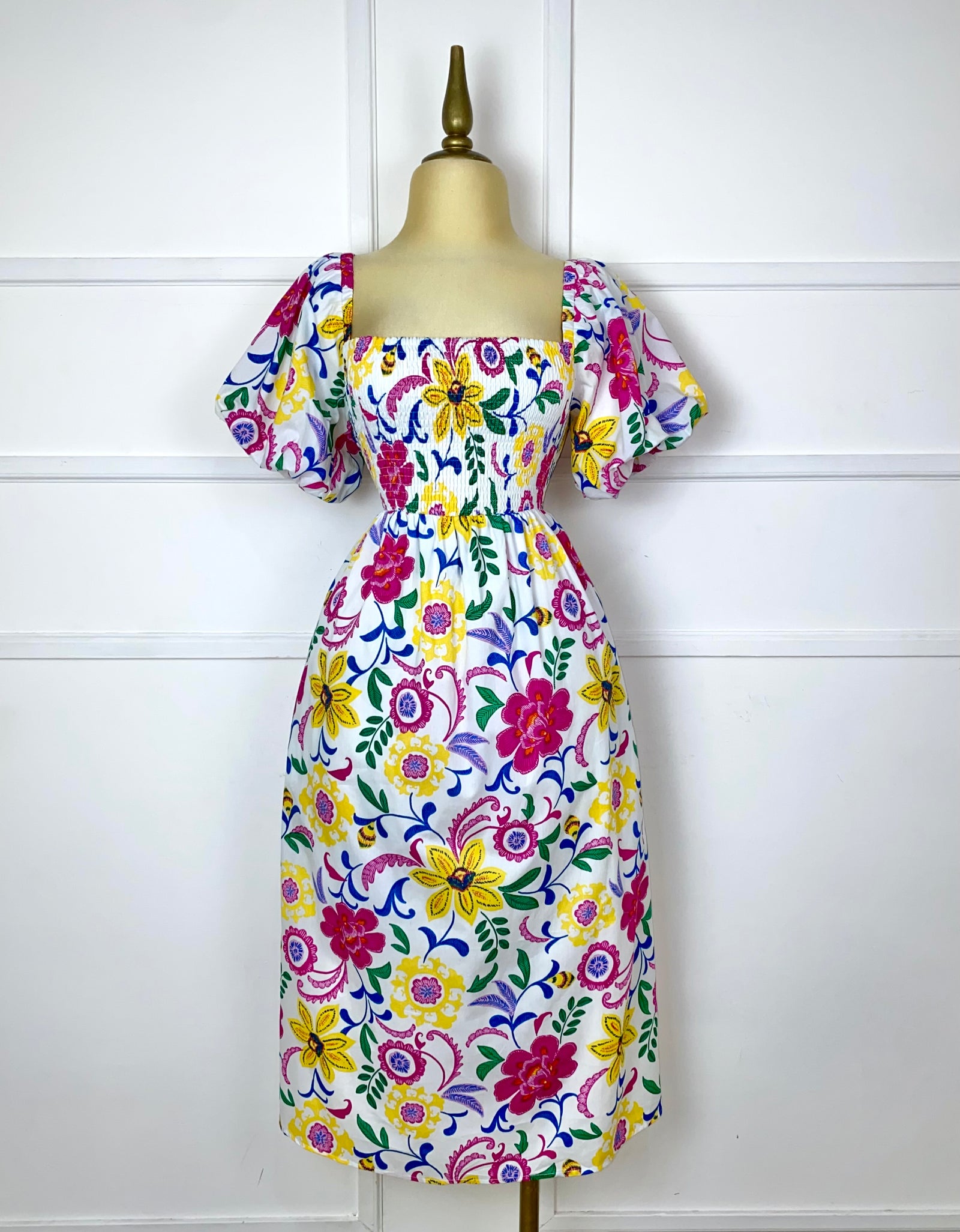 Vestido largo blanco con flores