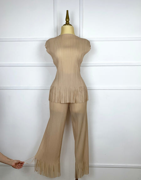 Set taupe con flecos