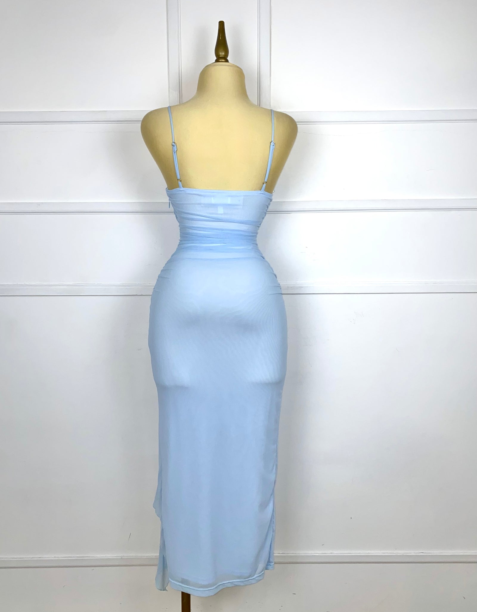 Vestido midi azul con encaje