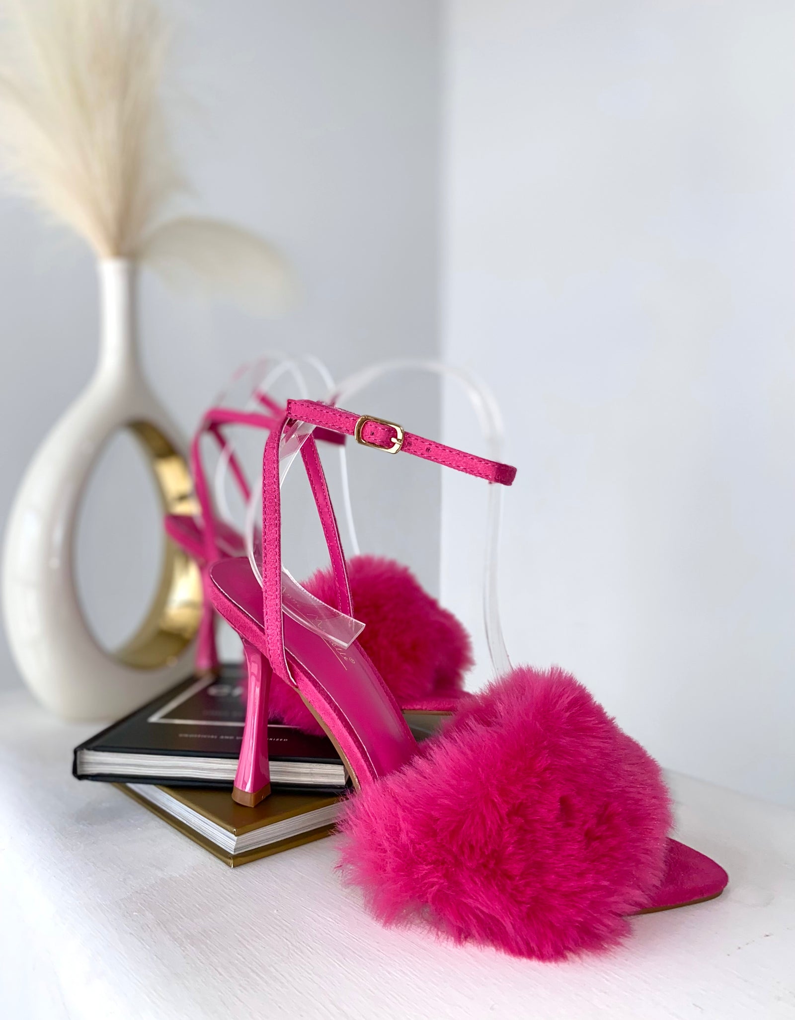 Zapatillas fucsia con peluche