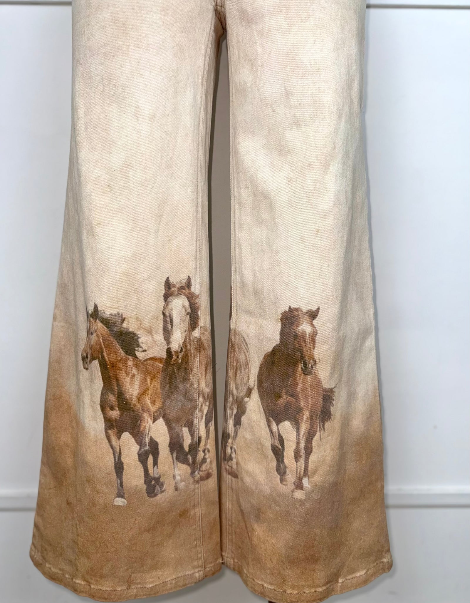 Pantalón mezclilla estampado vaquero