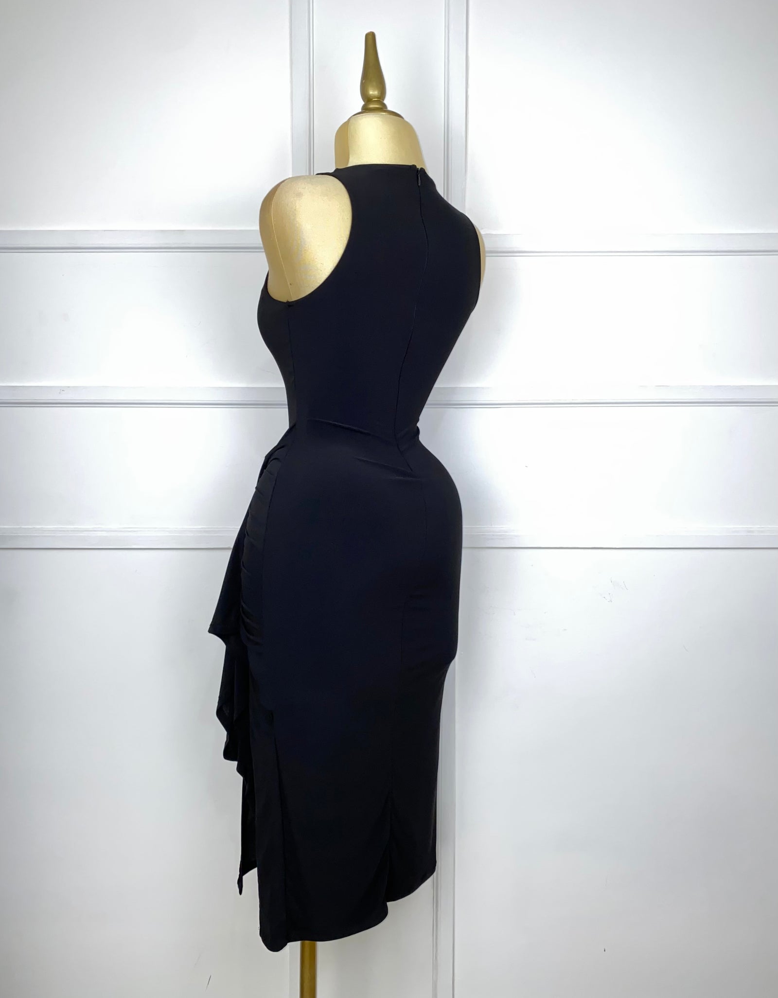 Vestido negro drapeado