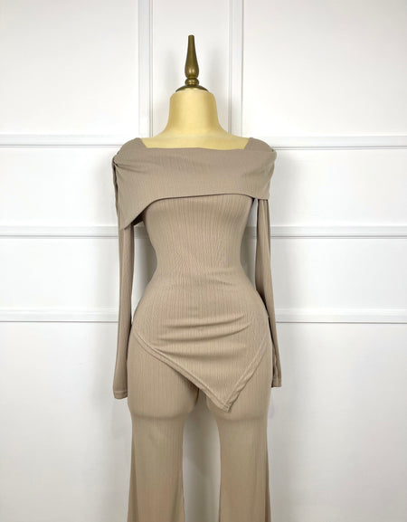 Set beige asimétrico