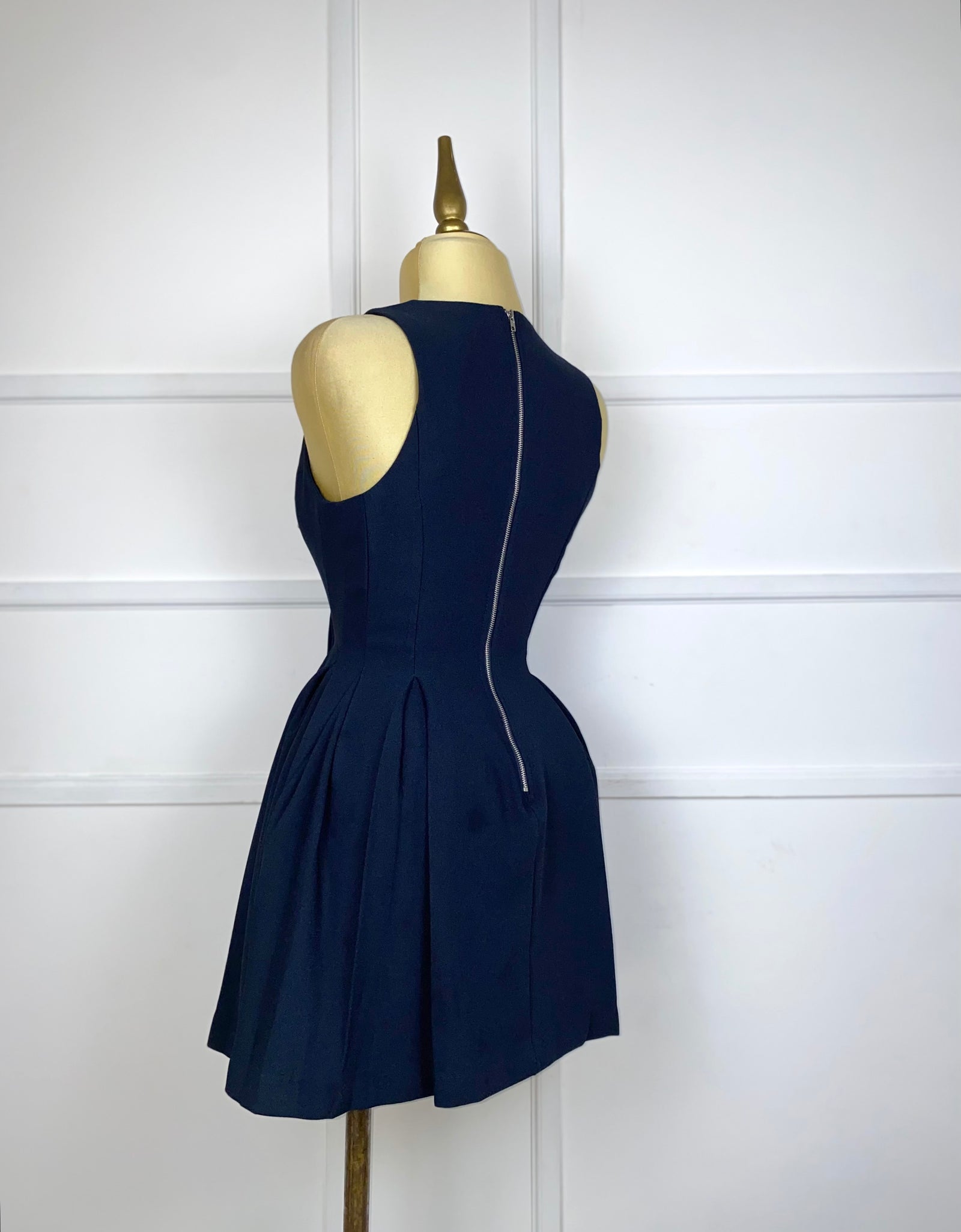 Vestido azul botones pedrería y perlitas