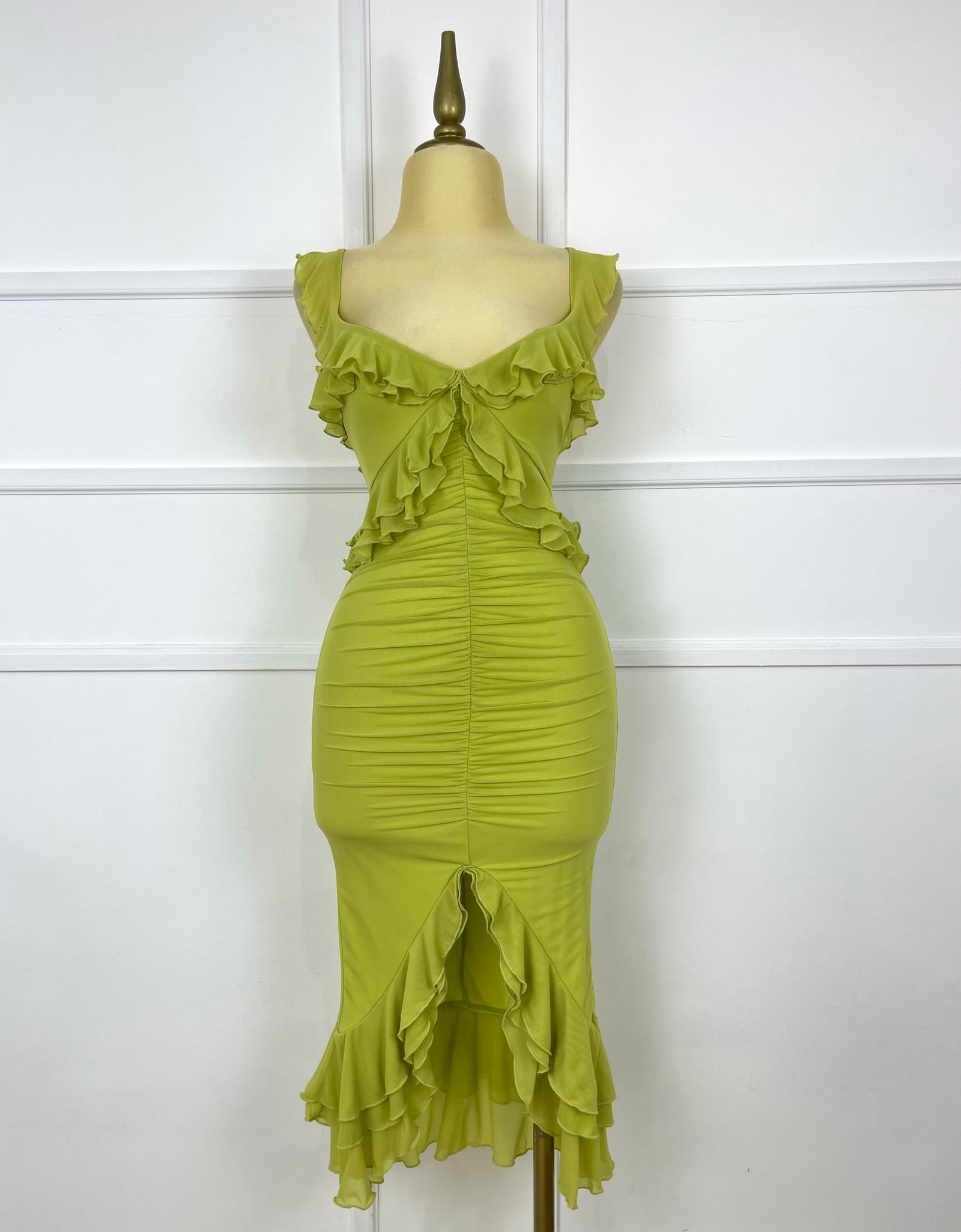 Vestido lima con drapeado y olanes