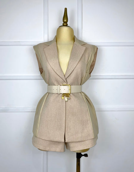 Set beige con vinipiel y cinto