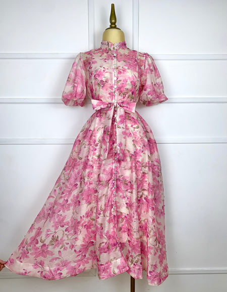 Vestido flores rosas con pedrería y listón