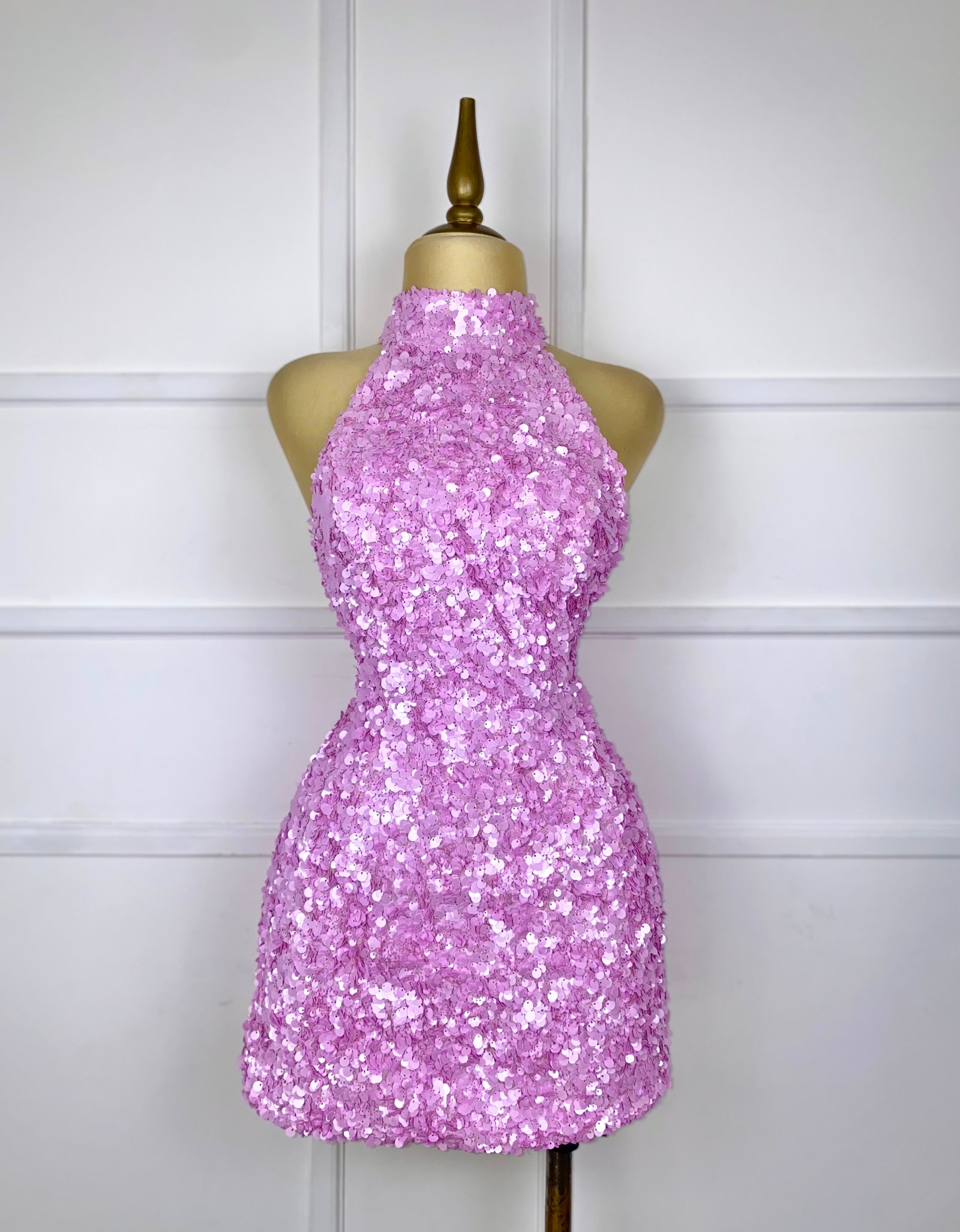 Vestido rosa corto de lentejuelas