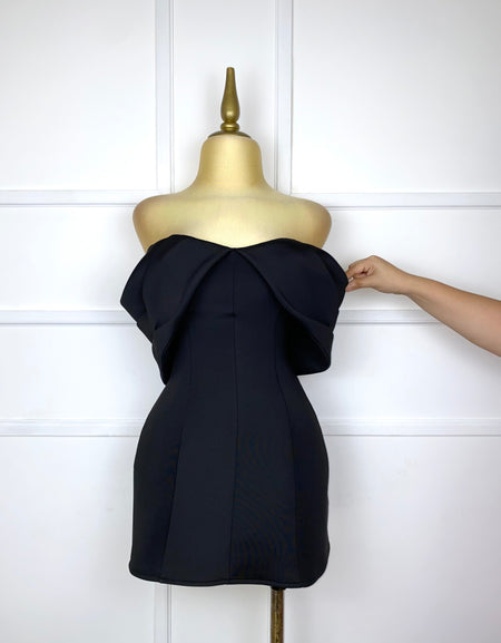 Vestido corto negro liso