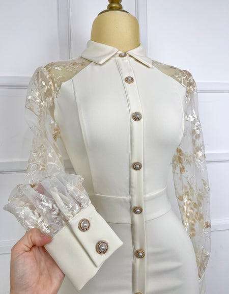 Vestido beige corto con encaje