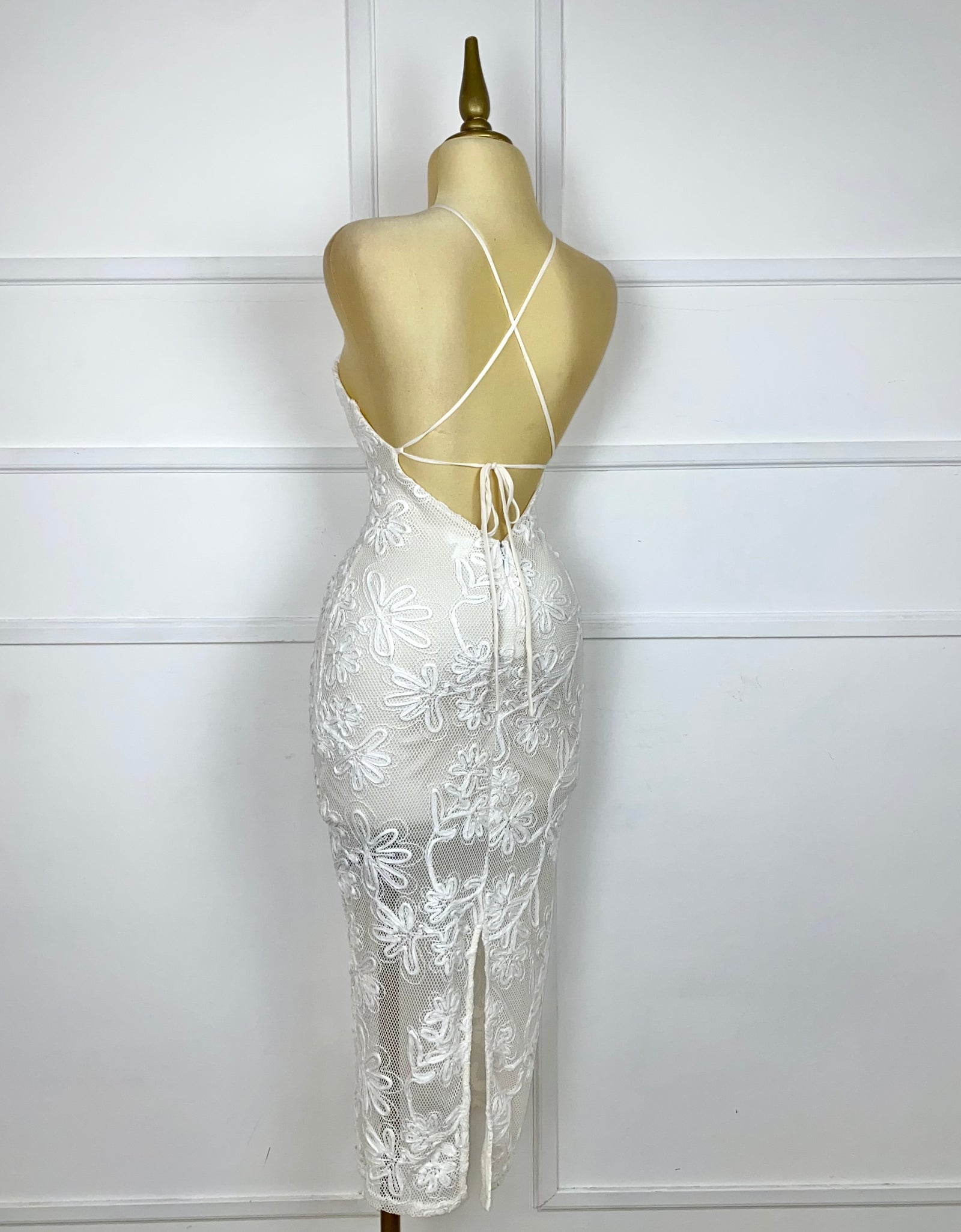 Vestido beige halter flores tejido