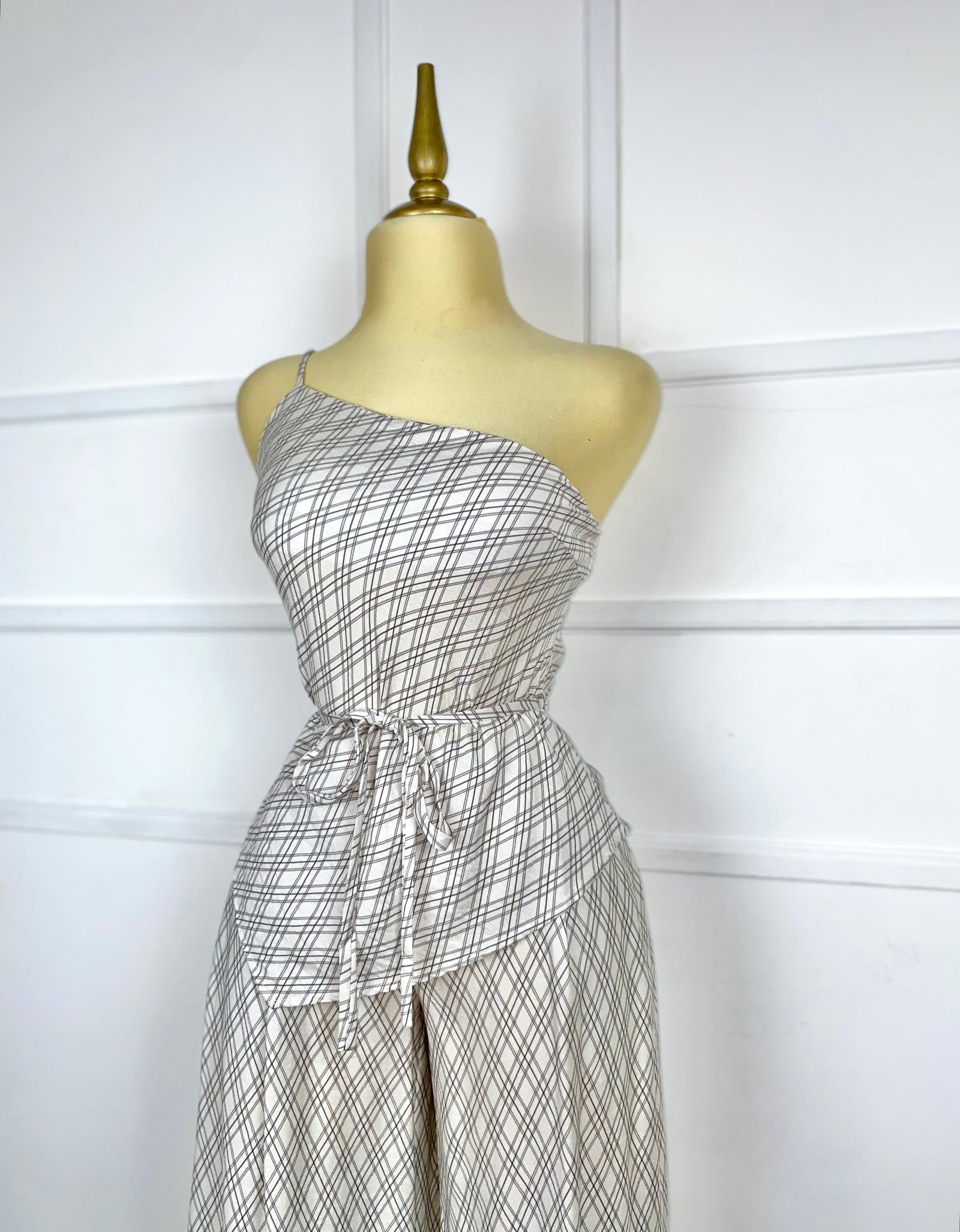 Set asimétrico con estampado