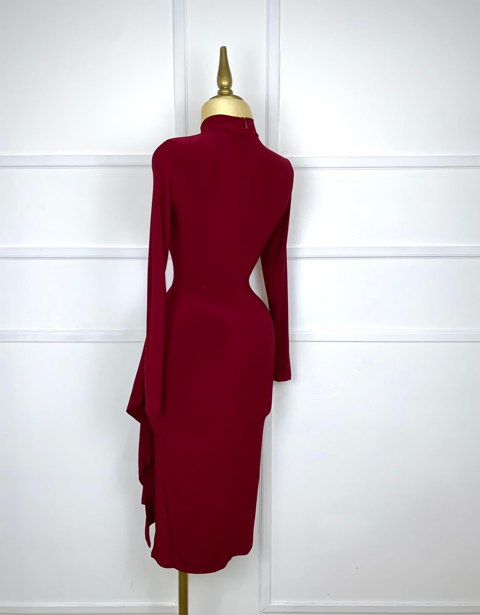 Vestido tinto stretch con olán