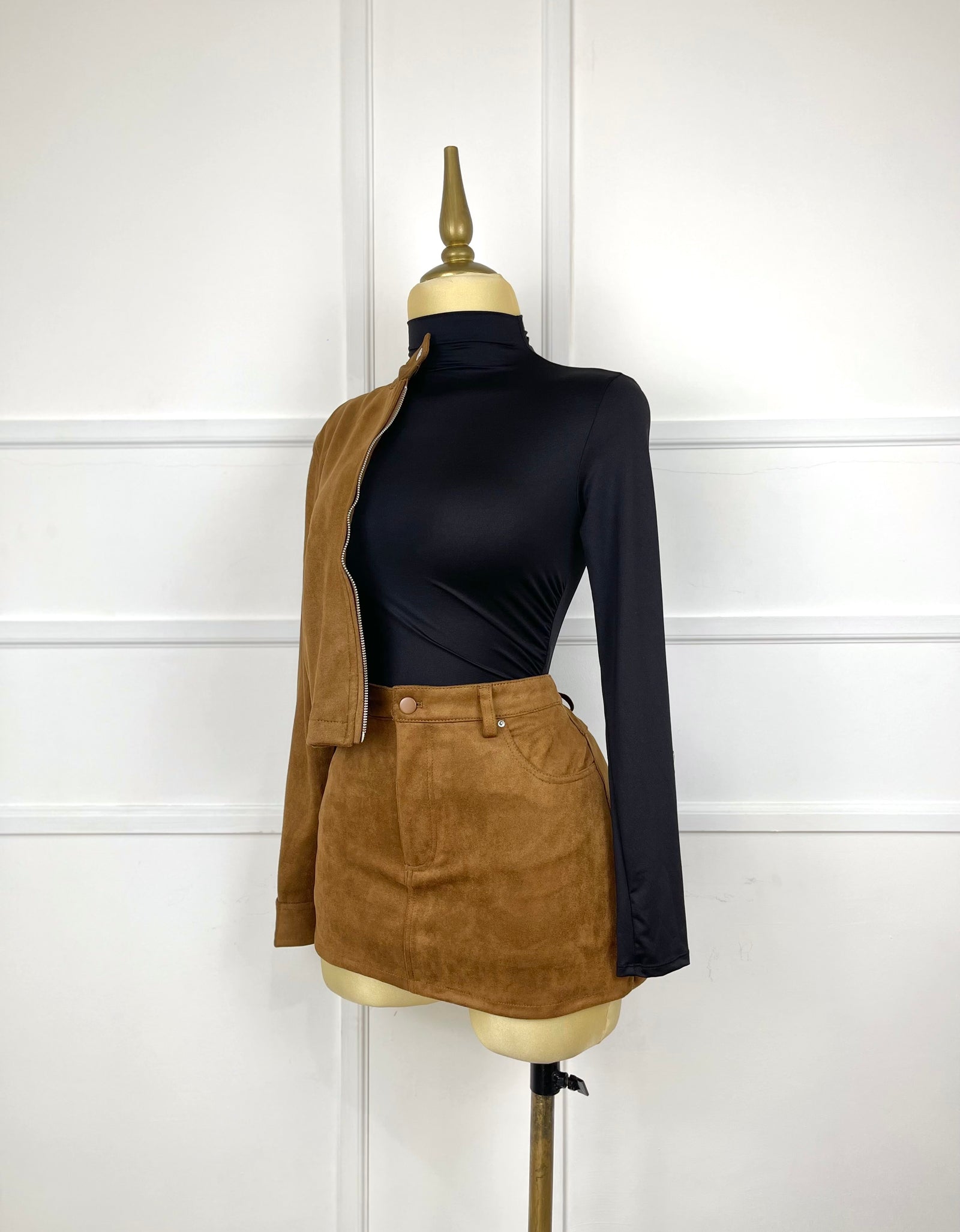 Short falda camel de gamuza