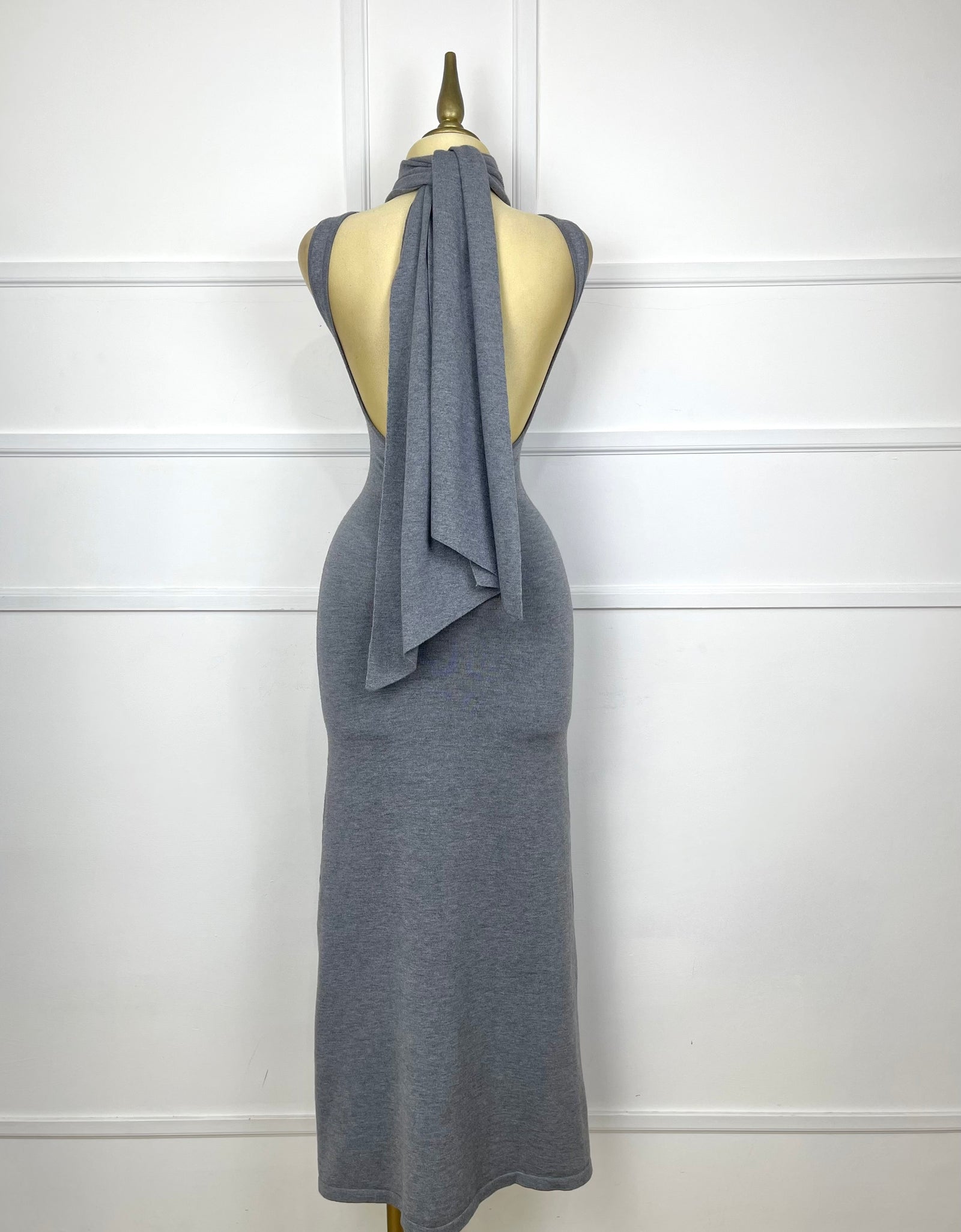 Vestido gris de punto