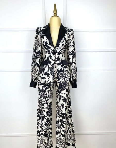 Traje estampado satinado
