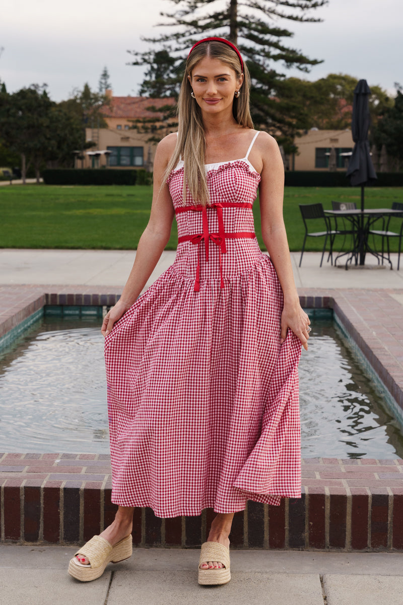 Vestido midi rojo cuadrado con copas