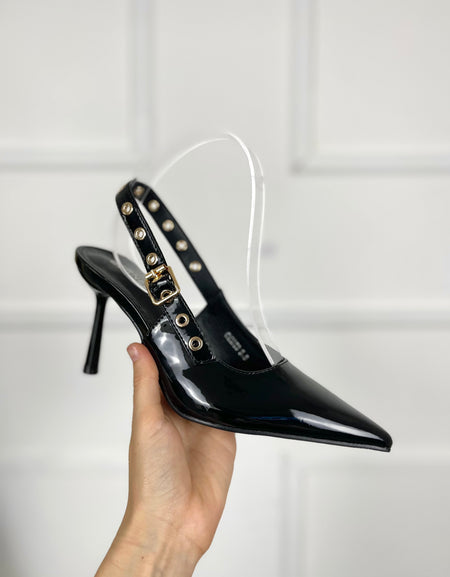 Zapatilla tipo stiletto con hebilla  Uc