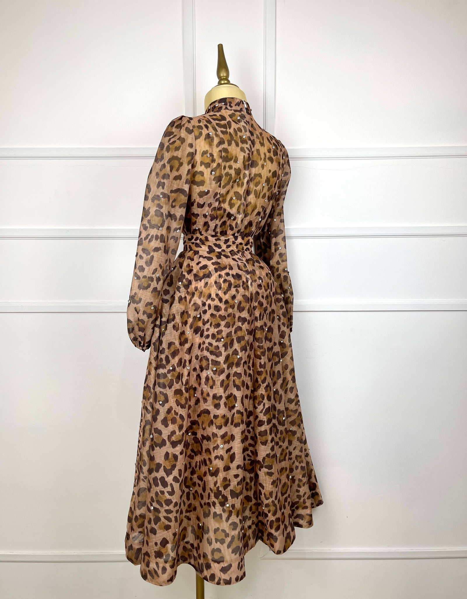 Vestido animal print con pedrería