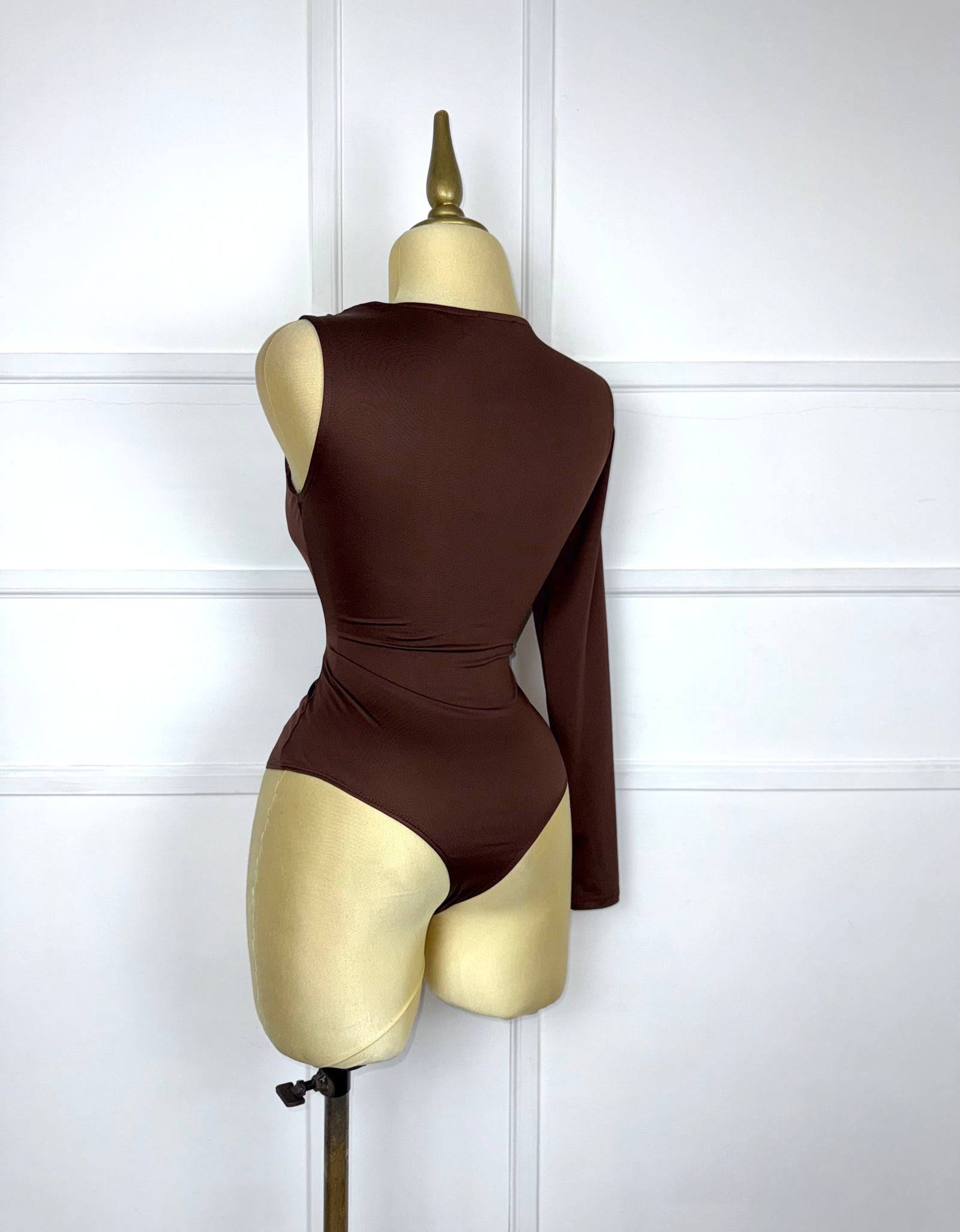 Bodysuit café con detalle dorado