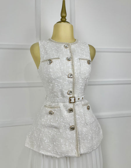 Set blanco plisado con tweed