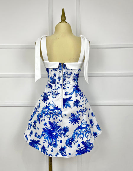 Vestido blanco estampado azul con cordones
