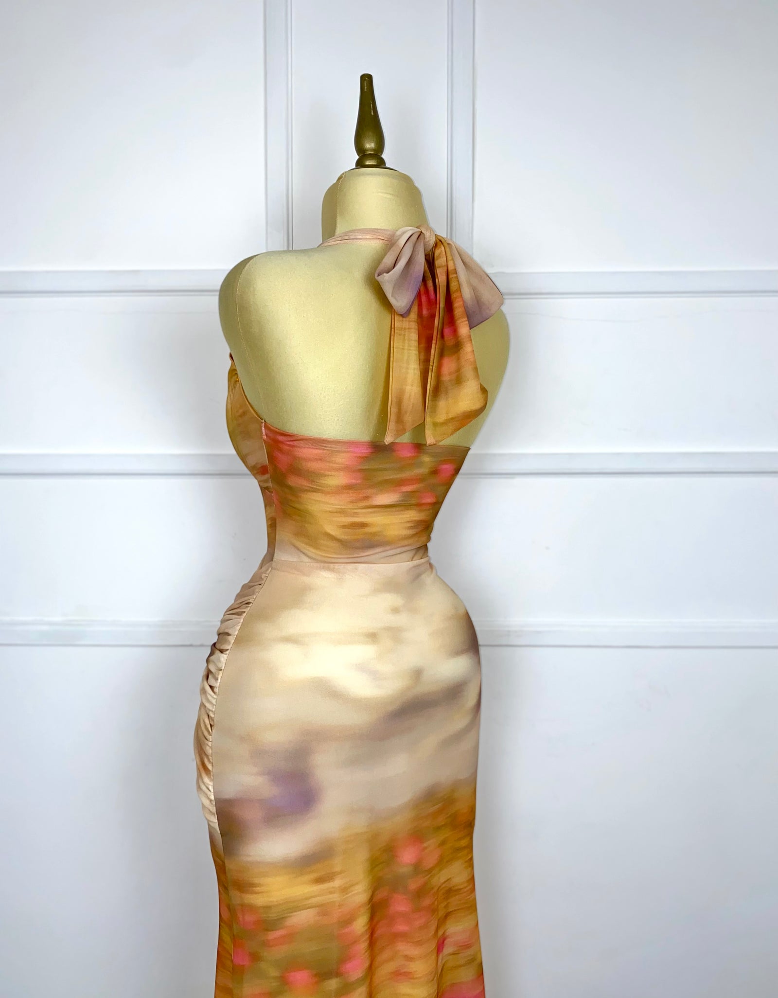 Vestido mesh estampado con hebillas