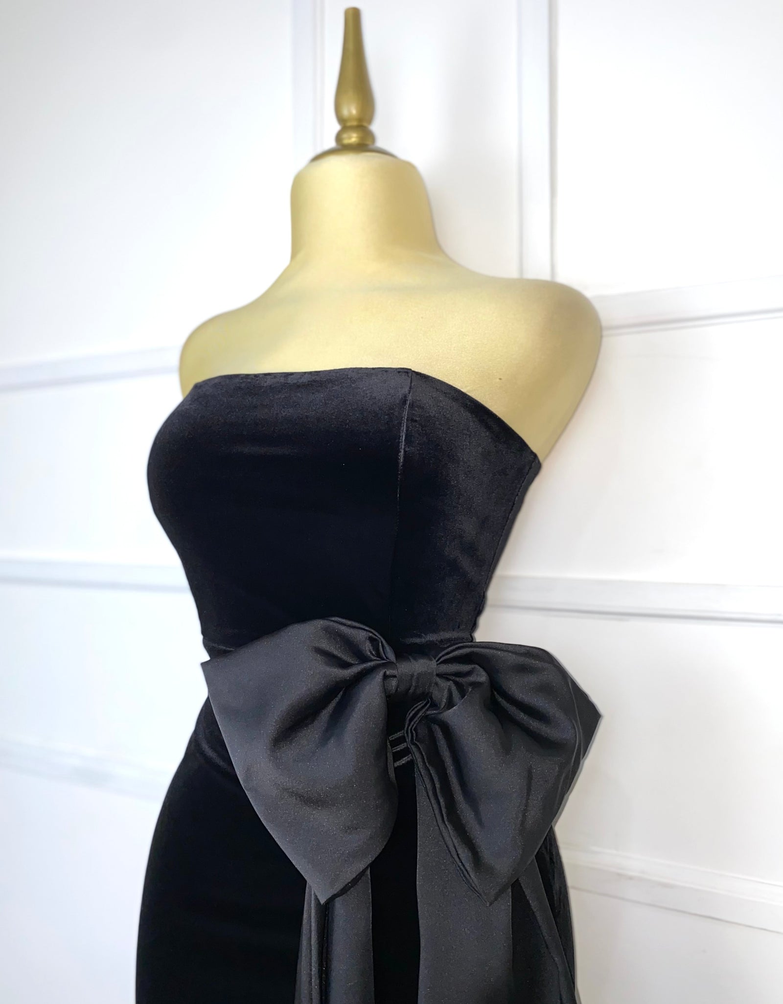 Vestido negro gamuza con moño