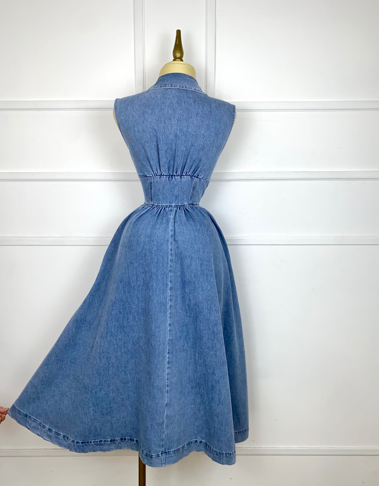Vestido midi de mezclilla con cierre