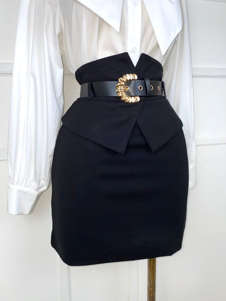 Falda negra lisa con cinto