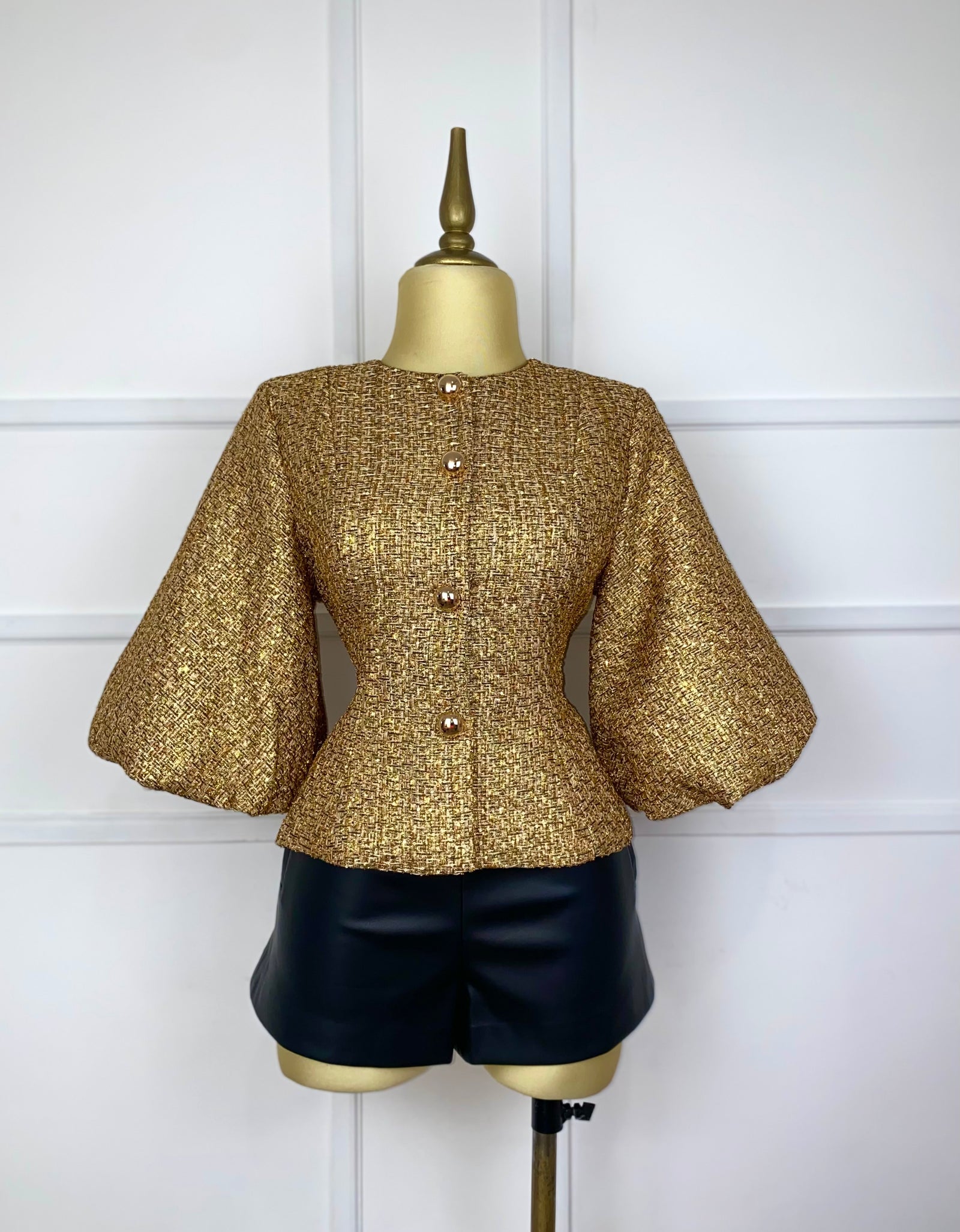 Blusa dorada tweed manga bombacha