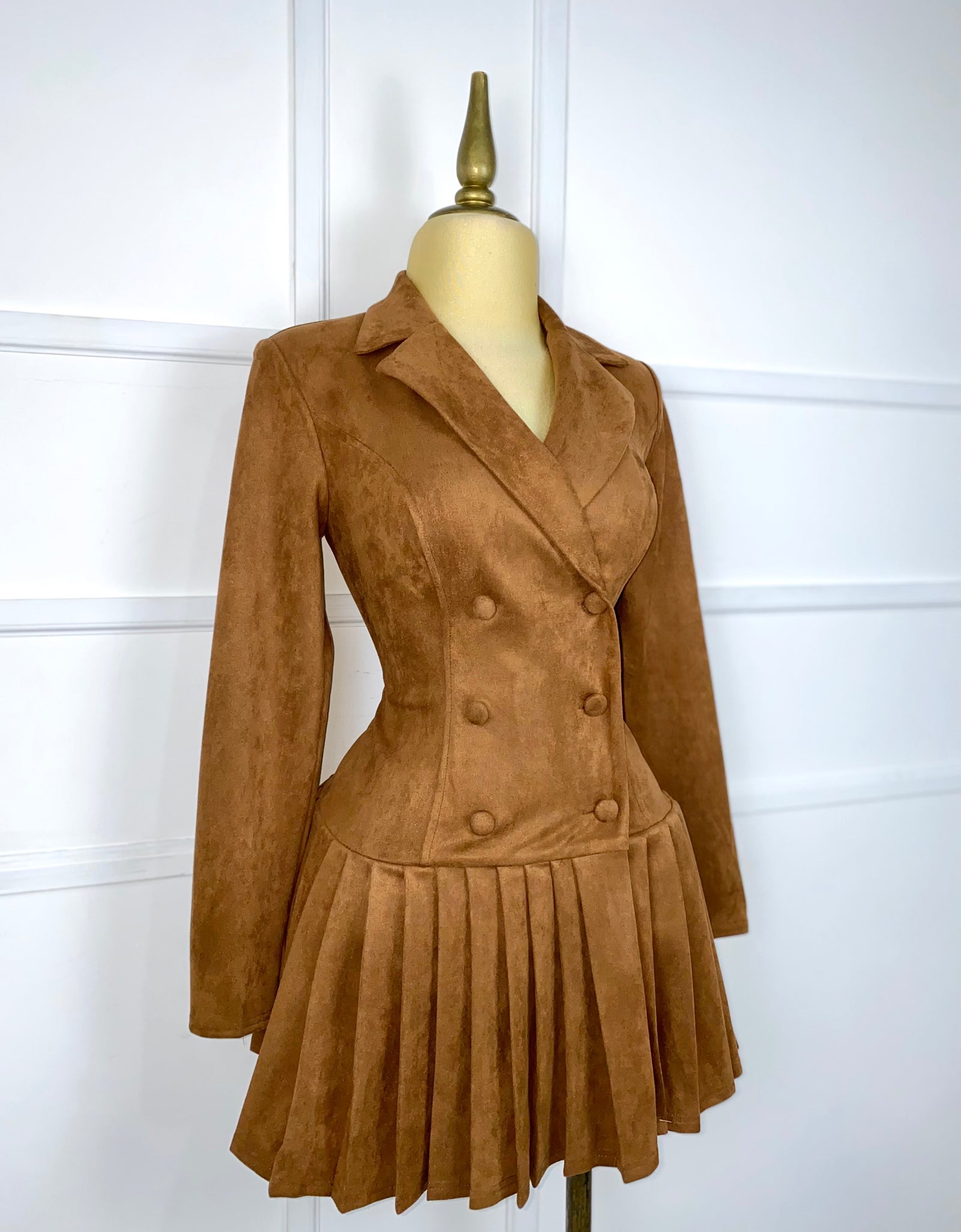 Vestido camel plisado gamuza