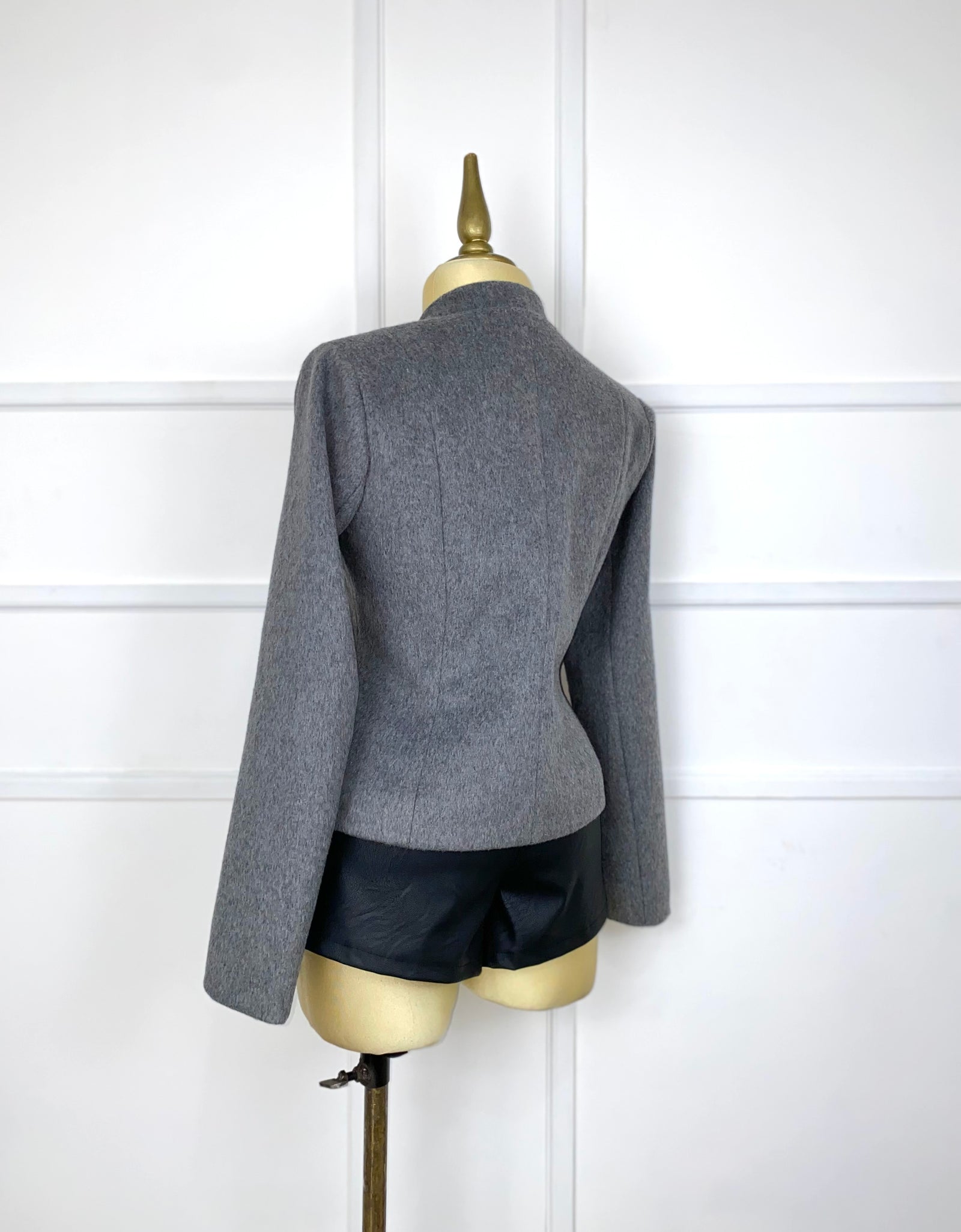 Abrigo gris afelpado