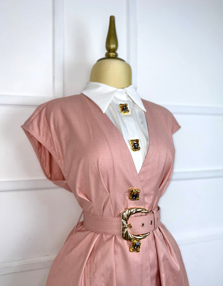 Vestido bicolor botones pedrería y cinto